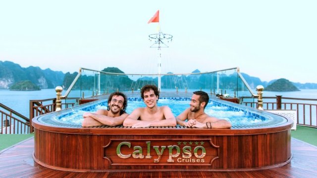 Calypso Cruise Relax at 4 Season Jacuzzi