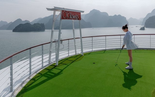 Capella Cruise Practice Golf