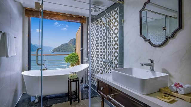 Capella Cruise Sky Terrace Suite Bathroom