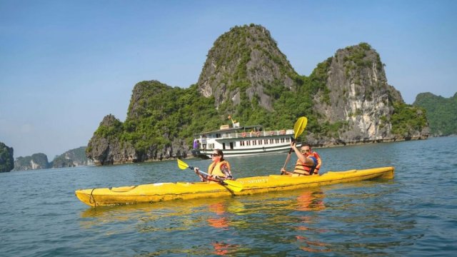 Cong Cruise Activities Kayaking