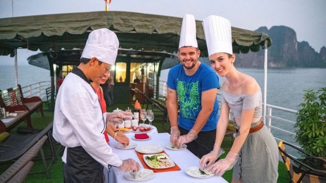 Cong Cruise Activities Cooking Class