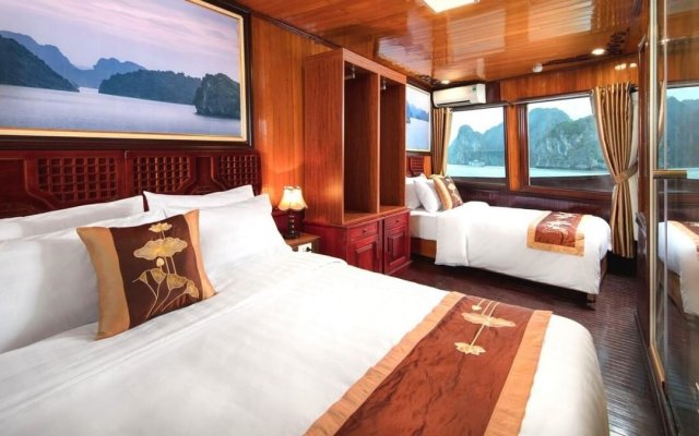 Cozy Bay Cruise Suite 1 Single Bed and 1 Couple Bed for Family