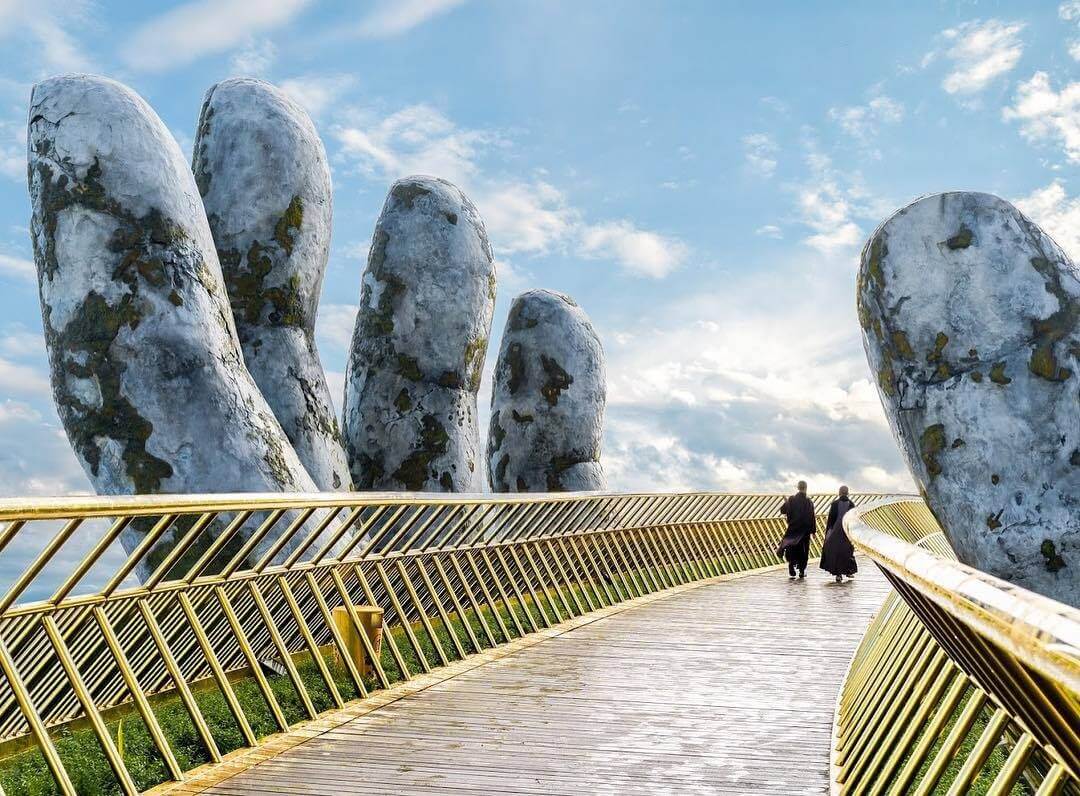 Golden Hands Bridge Vietnam stands out with its exceptional architecture