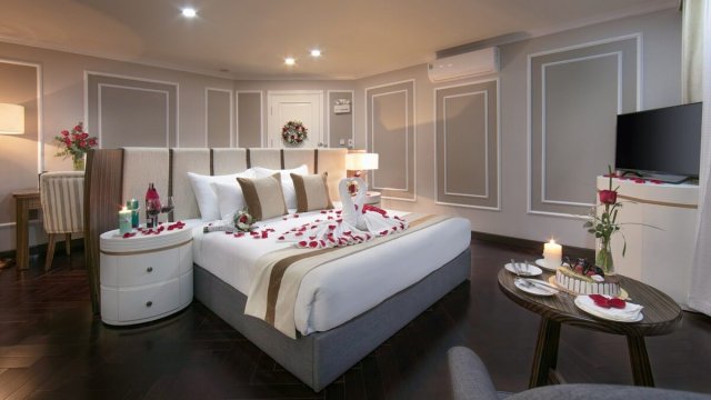 Era Cruise Sking Terrace Suites Honeymoon Set