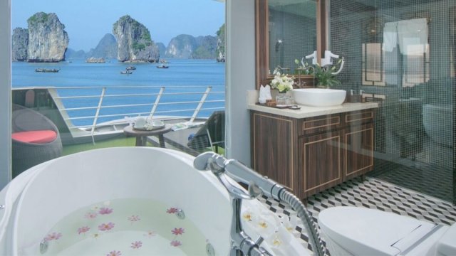 Era Cruise Spretty Halong Bay View from Bathroom