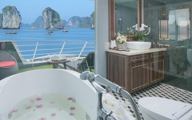 Era Cruise Spretty Halong Bay View from Bathroom