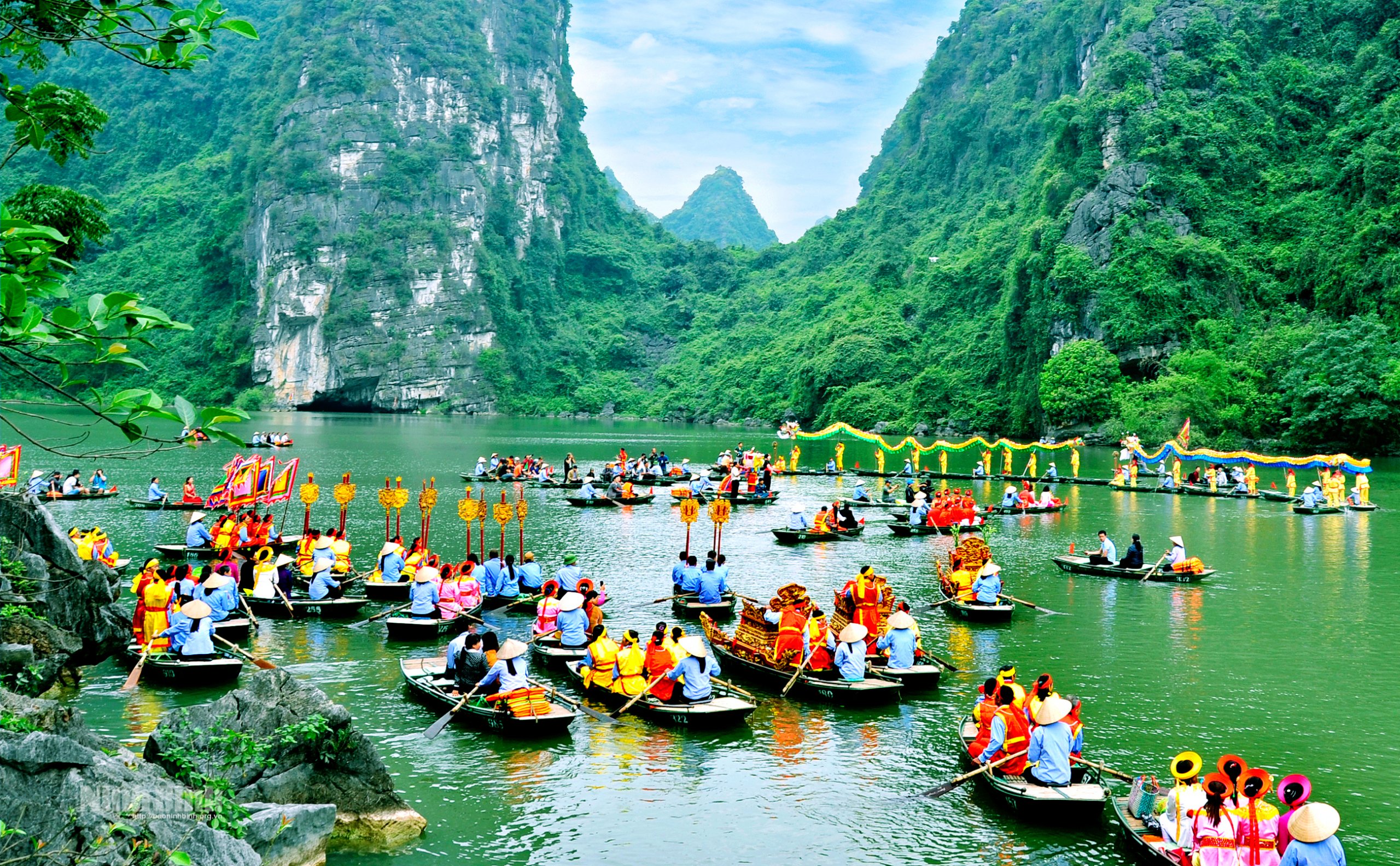 The best time for tours in Trang An is from February to June, as this is when many traditional festivals take place