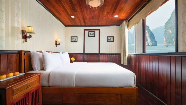 Garden Bay Legend Cruise Cozy Suite with Big Windows