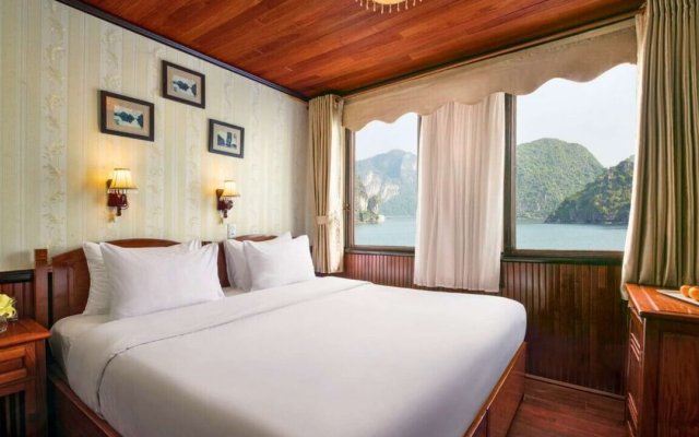 Garden Bay Legend Cruise Suite with 1 Couple Bed
