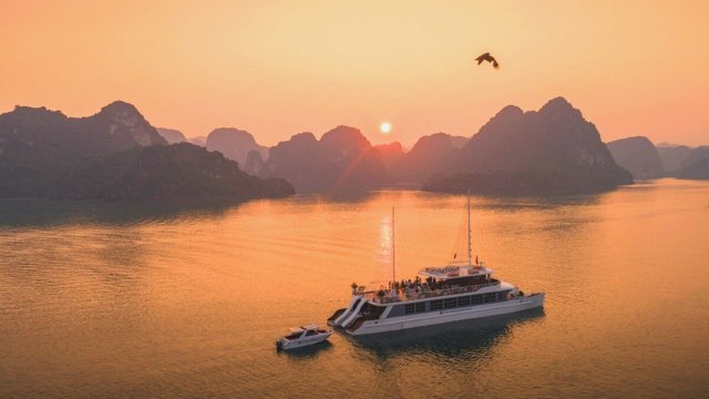 Halong Catamaran Cruise in breathtaking sunset