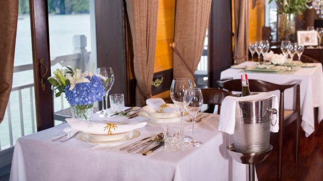 Hera Cruise Restaurant Table Set Up