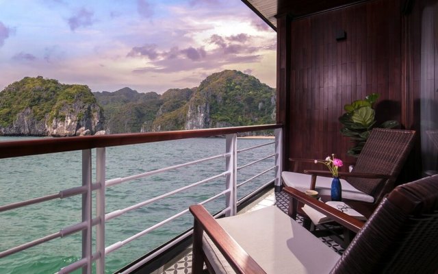 Heritage Cruise Cozy Balcony with Breathtaking Sea View