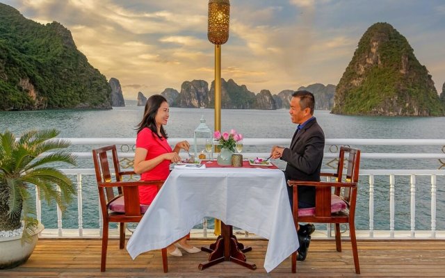Heritage Line Violet Cruise Sun Deck Romantic Moments of Couple