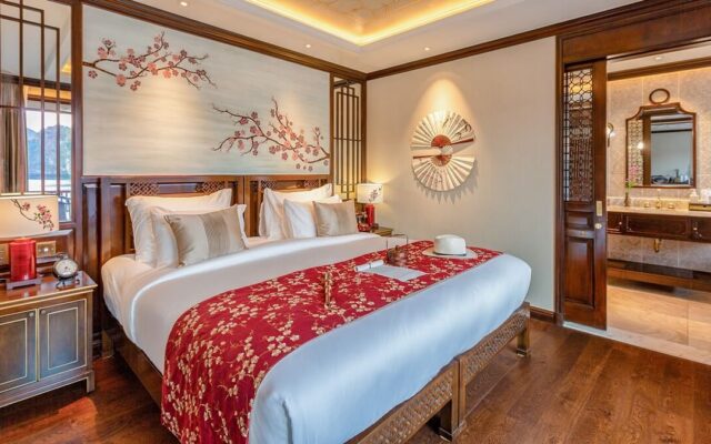 Heritage Line Ylang Cruise Signature Suite Bedroom and Bathroom
