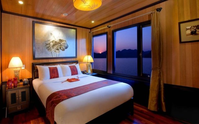 Indochina Sails Suite with Large Glass Window with Sea View