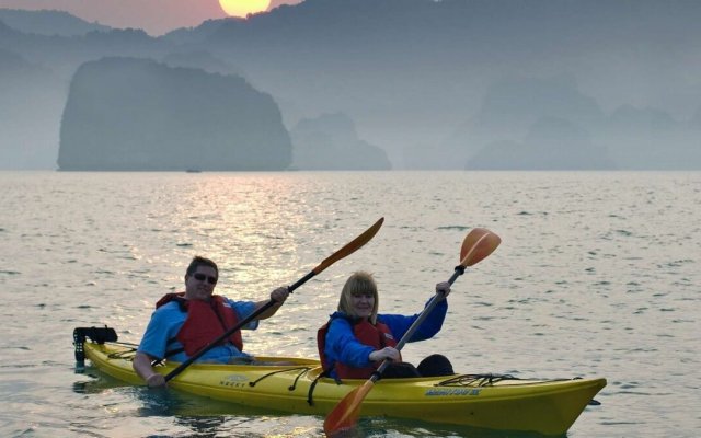 Indochina Sails Activities Kayaking