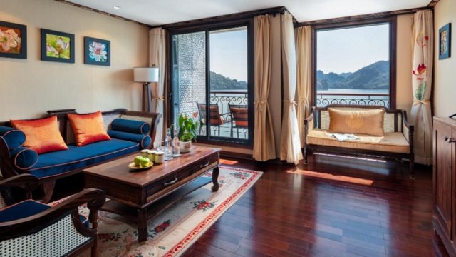 Indochine Cruise Suite Classic Living Room