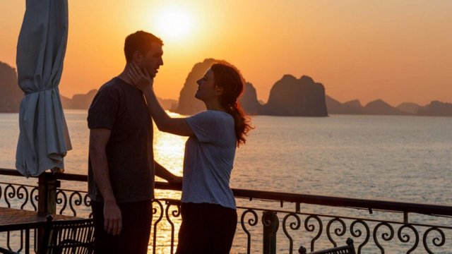 Indochine Cruise Romantic Moments of Couples