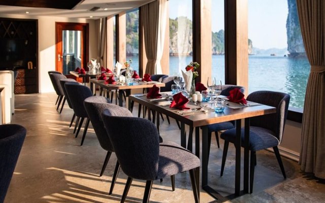 Jade Sails Restaurant with Large Glass Windows for sea view