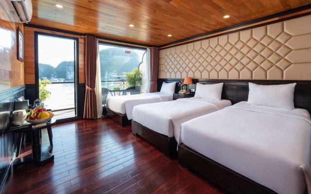La Casta Cruise Suite with 3 Single Beds for Friend Groups
