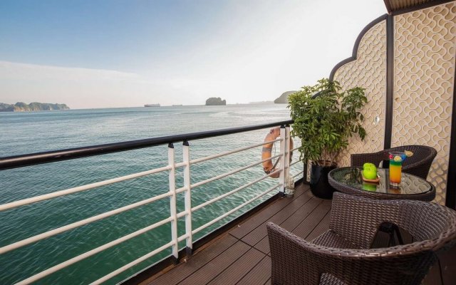 La Casta Cruise Suite Cozy Balcony