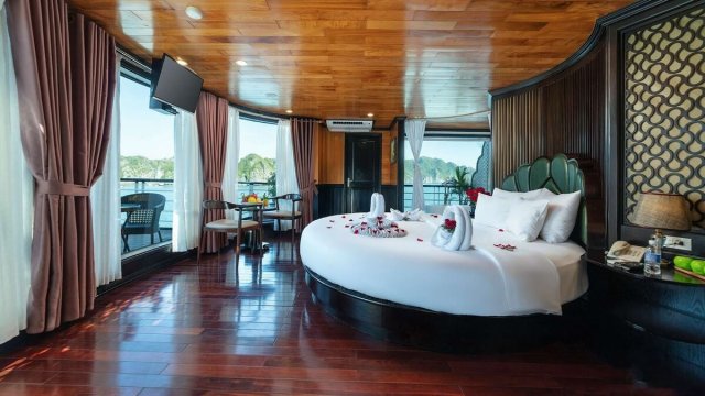 La Casta Cruise Honeymoon Suite