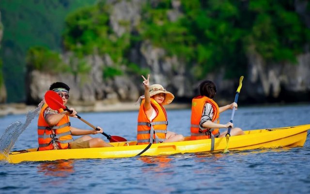La Casta Cruise Activities Kayaking