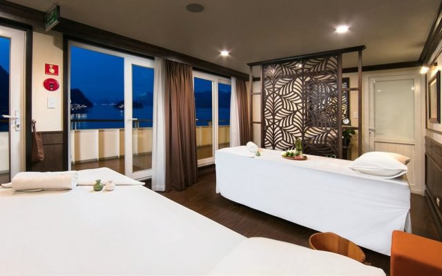 Mon Cheri Cruise 5 Star Spa with Lan Ha Bay View