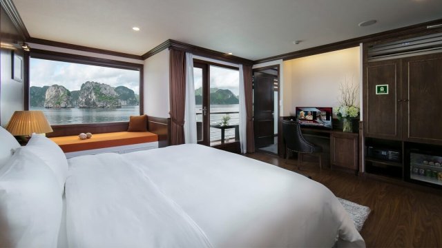 Mon Cheri Cruise Ocean Suite Balcony
