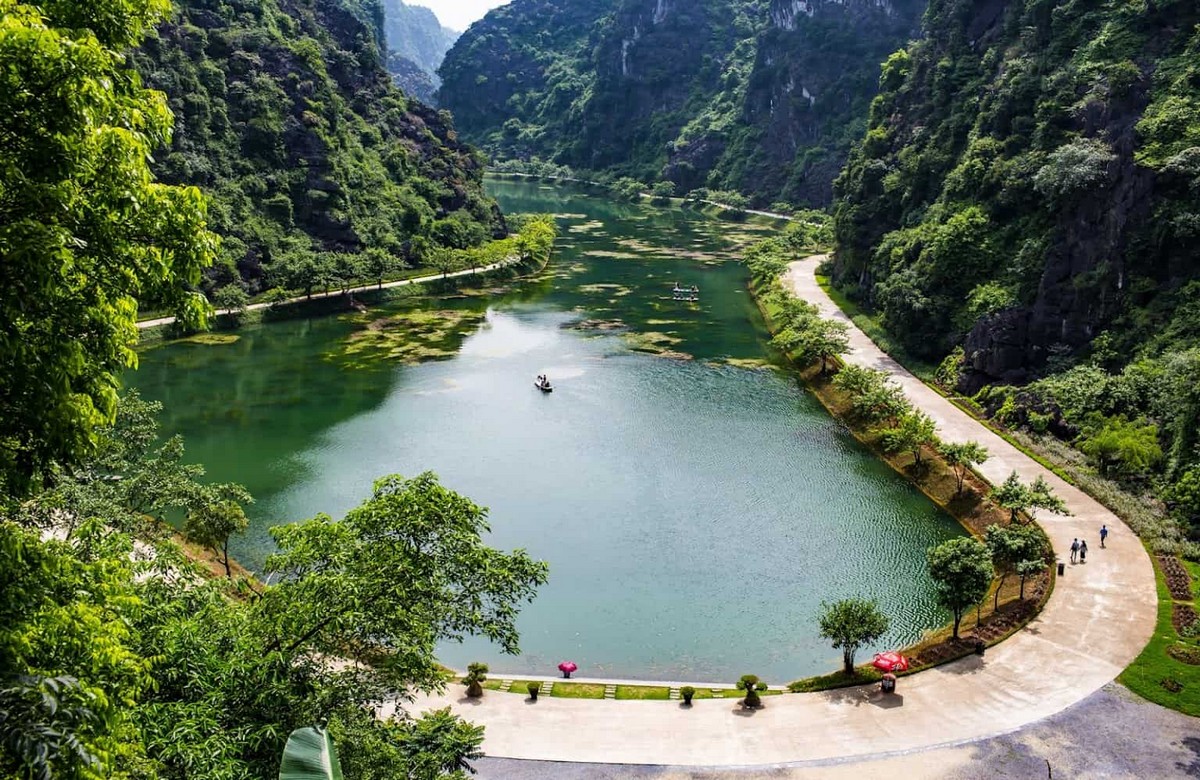 Ninh Binh Description - Tuyet Tinh Coc - Am Tien Cave