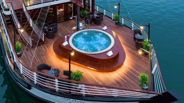 Orchid Cruise Orchid Classic Jacuzzi