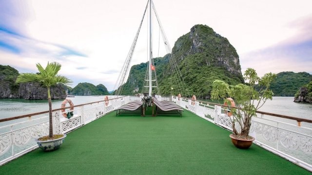 Oriental Sails Airy Green Sundeck