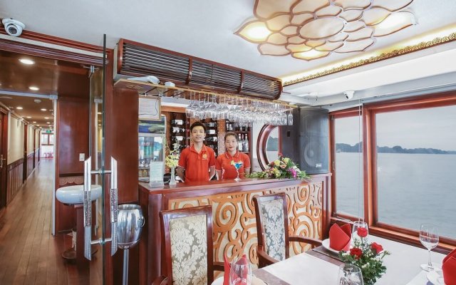 Oriental Sails Friendly Restaurant and Bar Staff