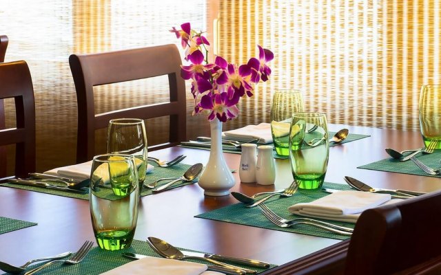 Pandaw Halong Cruise Elegant Table Setup