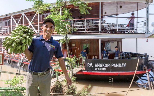 Pandaw Halong Cruise Picking Fruit While Experience Tours