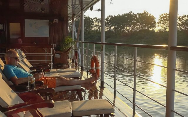Pandaw Halong Cruise Relax Among Sunset River