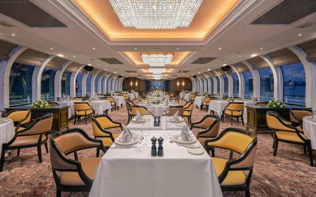 Paradise Delight Cruise Grand Seating Restaurant