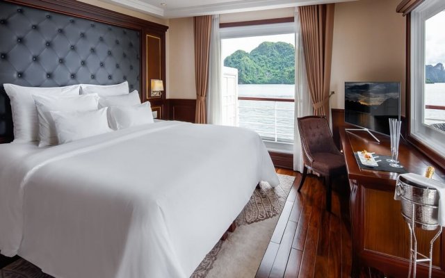 Paradise Elegance Cruise 5 Star Amenities of Suite Balcony