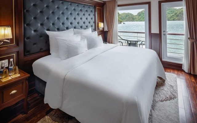 Paradise Elegance Cruise Deluxe with Private Balcony