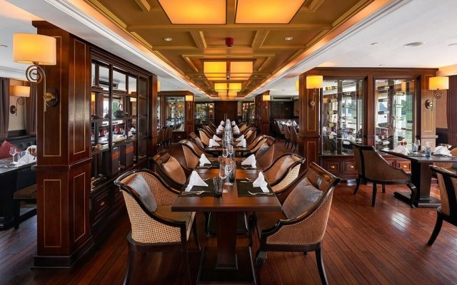Paradise Elegance Cruise Le Marin Restaurant on Salon Deck