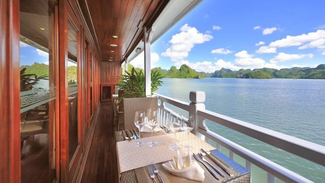 Paradise Peak Cruise Outdoor Dining Balcony