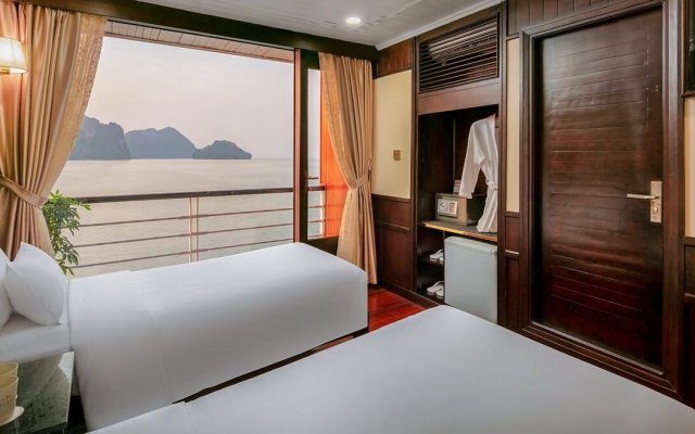 Pelican Cruise Family Deluxe Balcony with A Glass Window for Spectacular Sea View