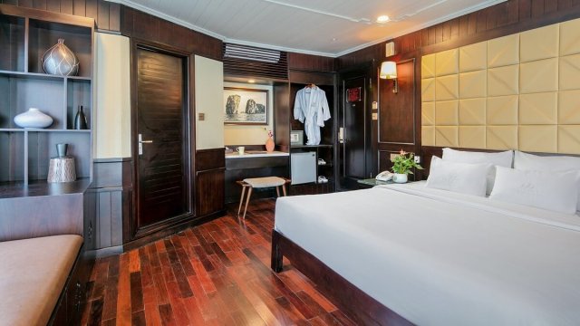 Pelican Cruise Royal Suite Cabin Featuring Modern Design