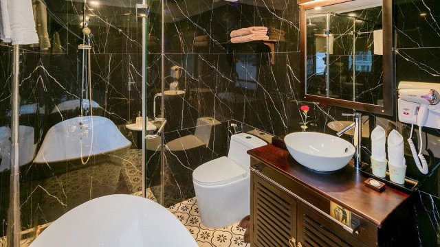 Pelican Cruise Royal Suite Cabin Elegant Bathroom