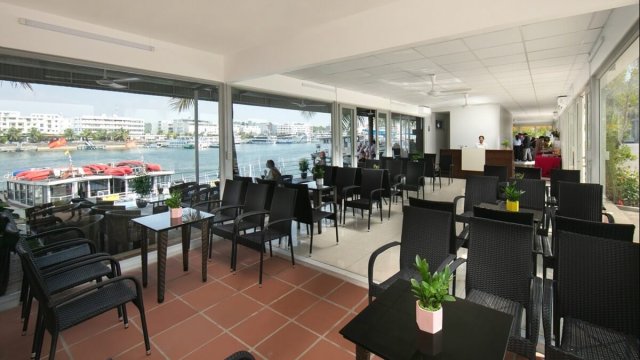 Peony Cruise Modern Restaurant