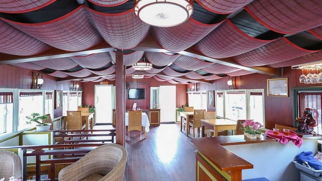 Petit White Dolphin Cruise Dinning Room Among Magnificent Bai Tu Long
