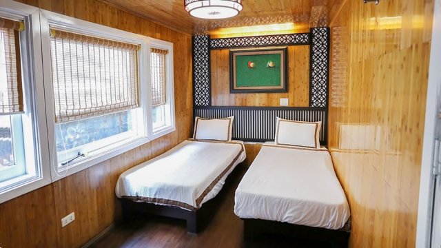 Petit White Dolphin Cruise Twin Beds with Ocean Window