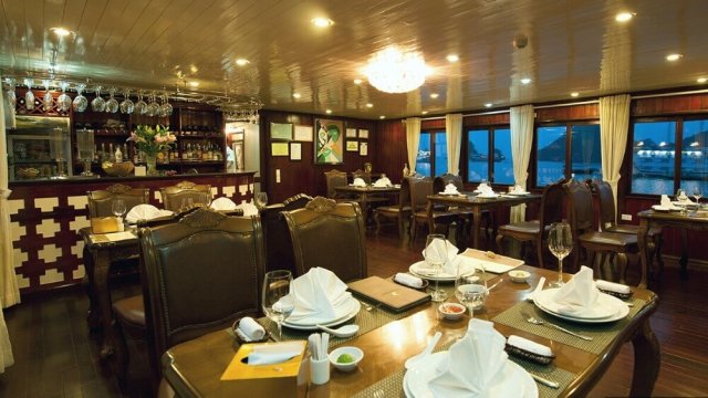 Phoenix Cruise Dinette ready for serve diners