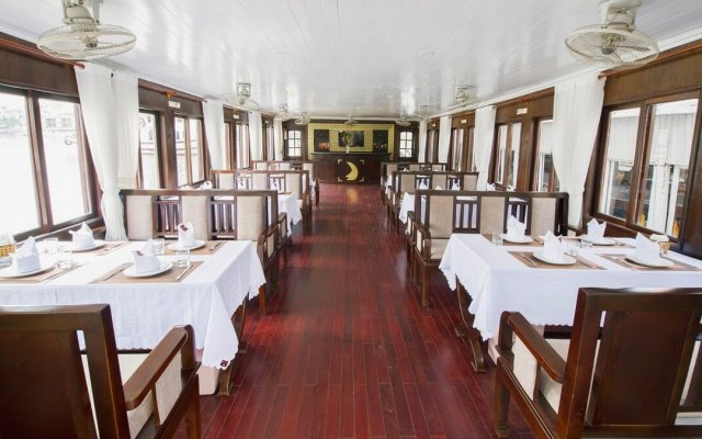 Phoenix Day Cruise Dining Rooms