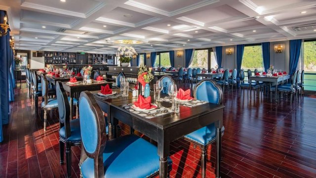 Rosy Cruise Elegant Restaurant